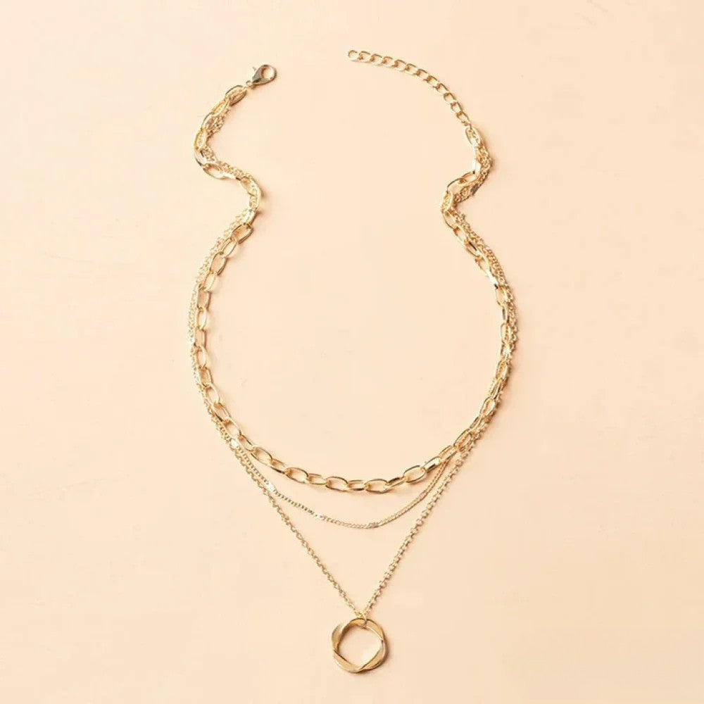 Collar retro dorado de capas