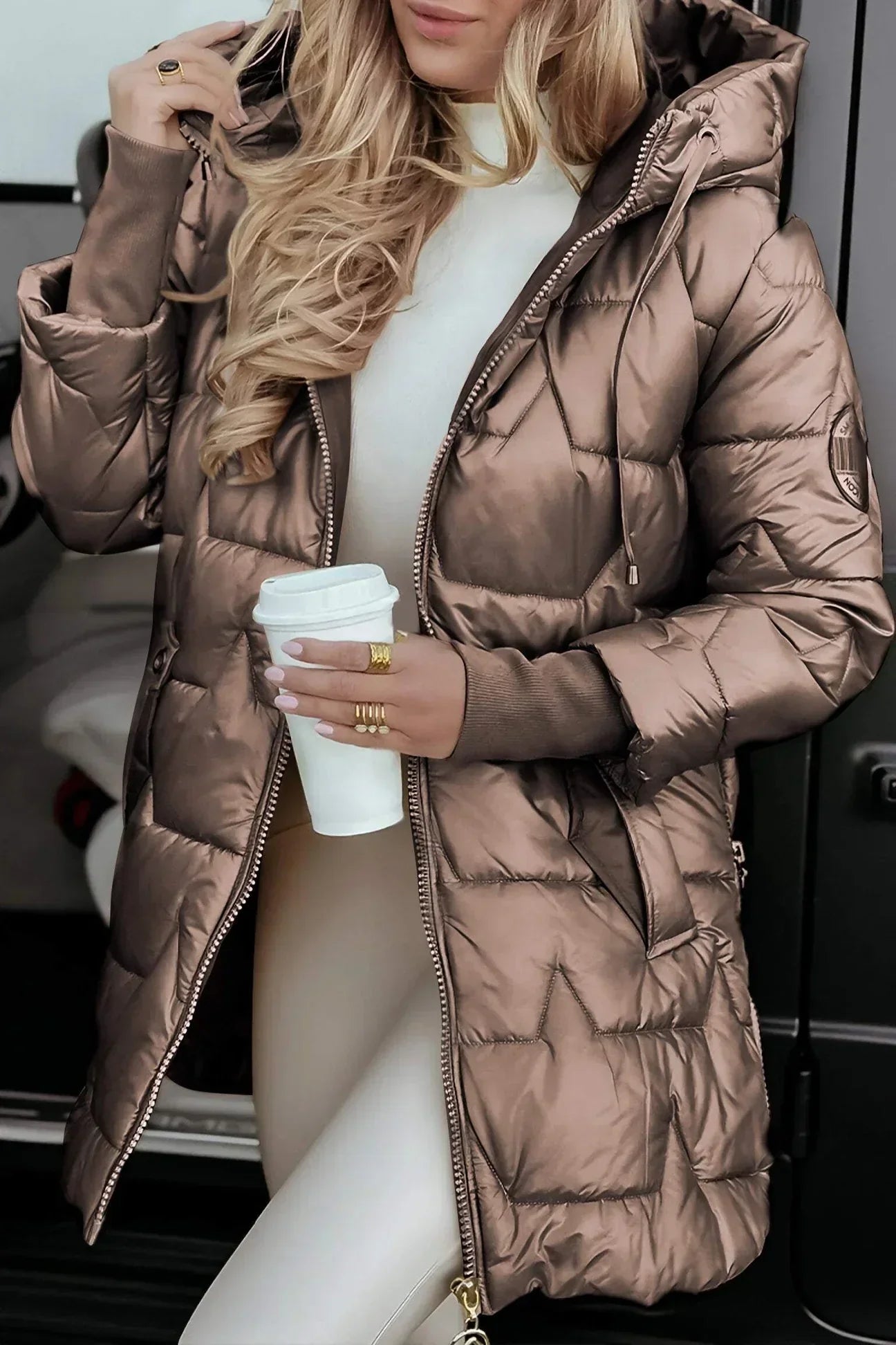 Anna™ | Abrigo de invierno elegante con capucha y acolchado