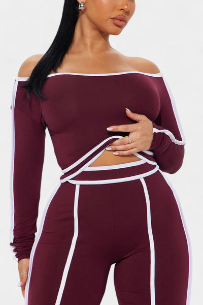Conjunto Krystelle con hombros descubiertos y pantalones rectos