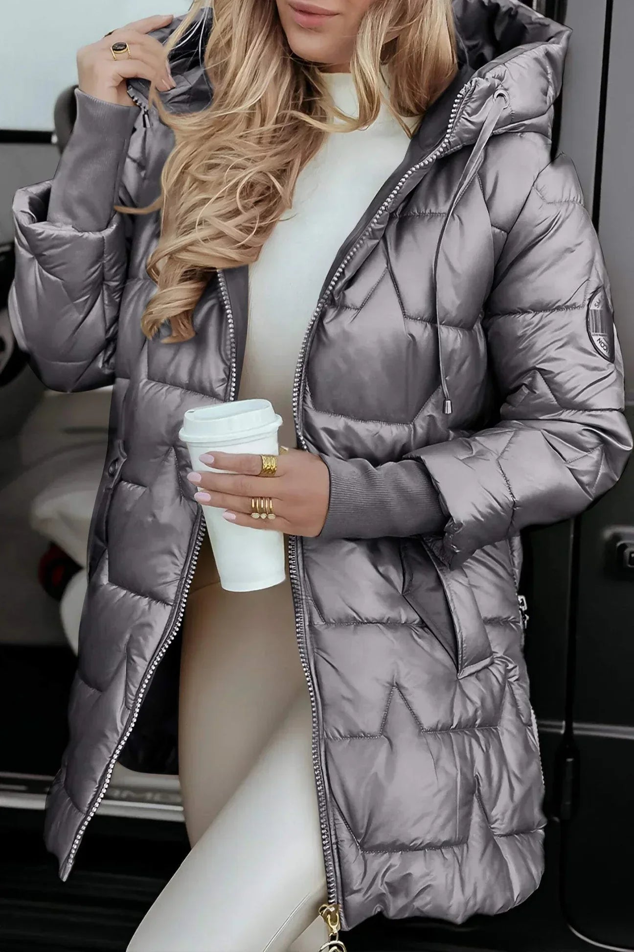 Anna™ | Abrigo de invierno elegante con capucha y acolchado
