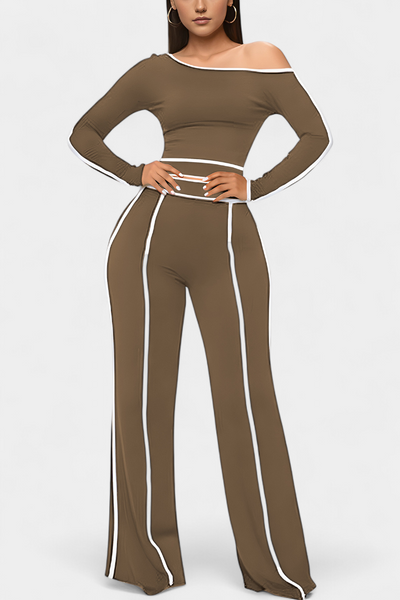 Conjunto Krystelle con hombros descubiertos y pantalones rectos